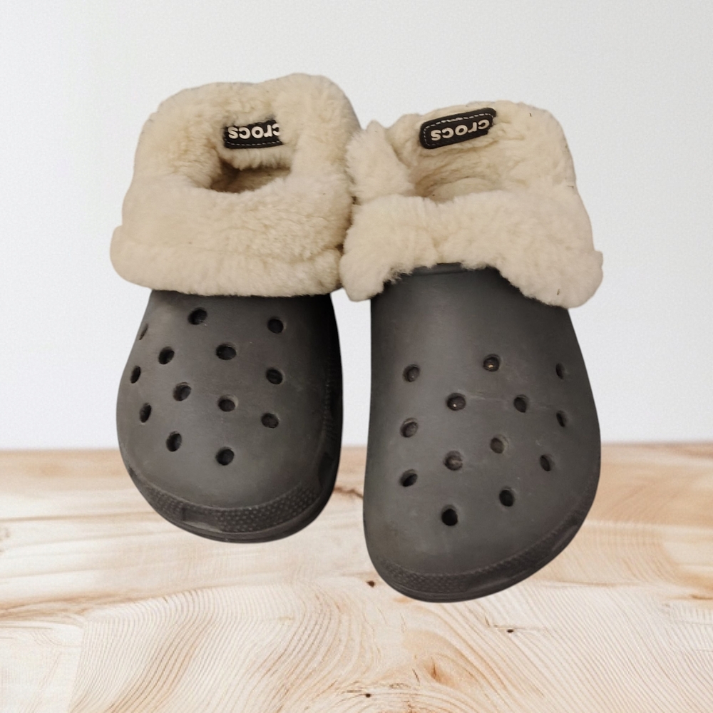Crocs Gray Clogs with Cream Lining New, cozy, comfortable, stylish, slip on fun